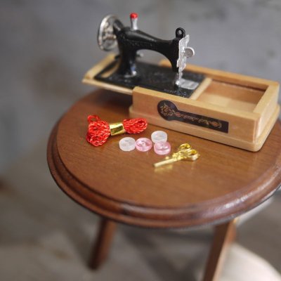 画像3: ミニチュア　裁縫箱つきレトロミシン