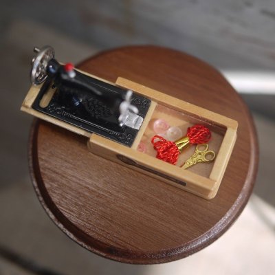 画像5: ミニチュア　裁縫箱つきレトロミシン